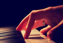 意甲聯盟：穆裏尼奧因“打電話手勢”被禁賽2場 罰款2萬歐.